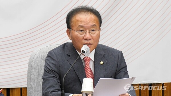 윤재옥 국민의힘 원내대표가 19일 국회에서 열린 원내대책회의에서 발언하고 있다. 사진 / 김경민 기자