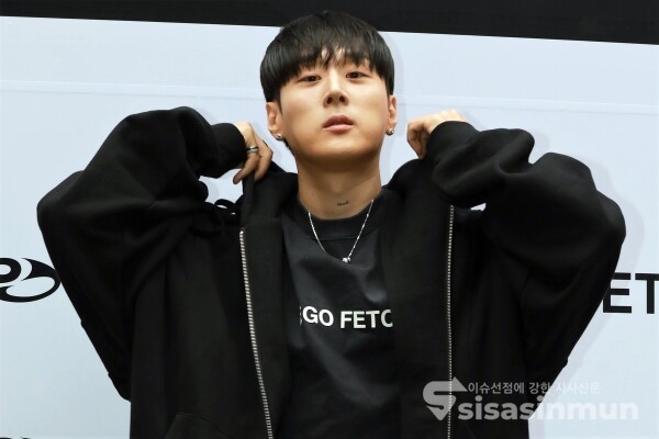 2일 아티스트 pH-1(피에이치원)이 포즈를 취하고 있다. [사진 / 오훈 기자]