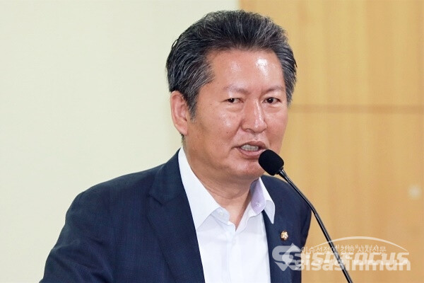 더불어민주당 정청래 의원이 축사를 하고 있다. [사진 / 오훈 기자]