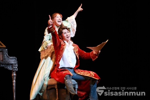 20일 출연배우들이 열연을 펼치고 있다. [사진 / 오훈 기자]