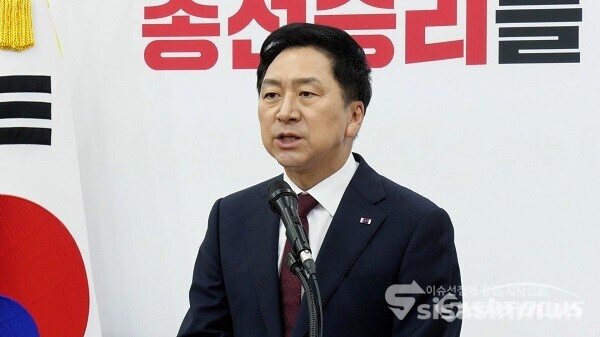 국민의힘 김기현 대표가 15일 오전 서울 여의도 국회에서 열린 '취임100일 및 비전 발표' 기자회견에서 발언하고 있다. 사진 / 김경민 기자