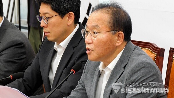 국민의힘 윤재옥 원내대표가 3일 오전 서울 여의도 국회에서 열린 최고위원회의에서 발언하고 있다. 사진 / 이훈 기자