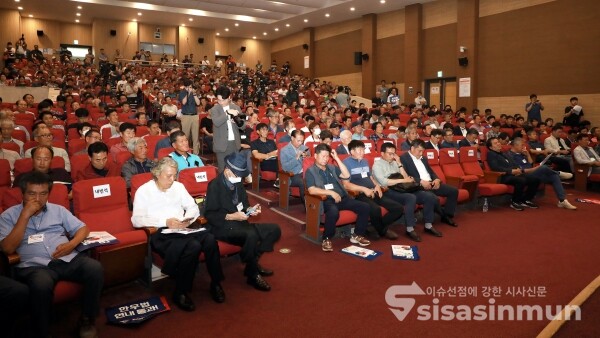 24일 국회에서 지속가능한 한우산업을 위한 한우법 제정 국회 토론회가 열리고 있다. [사진 / 오훈 기자]