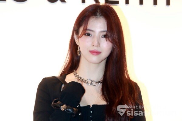 5일 배우 한소희가 포즈를 취하고 있다. [사진 / 오훈 기자]