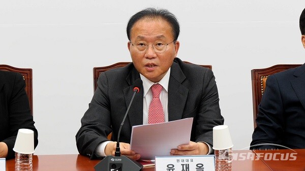 국민의힘 윤재옥 원내대표가 2일 오전 서울 여의도 국회에서 열린 최고위원회의에서 발언하고 있다. 사진 / 이 훈 기자