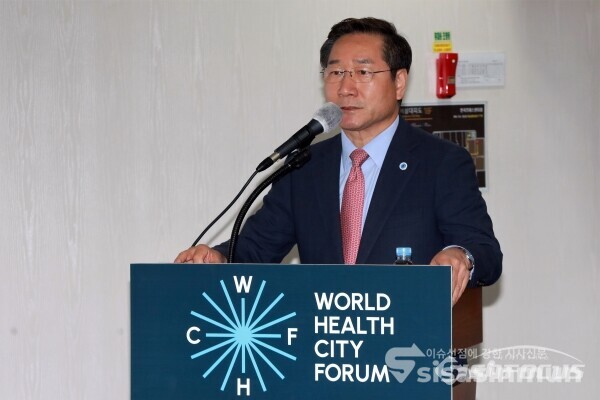 21일 유정복 인천시장(대회장)이 인사말을 하고 있다. [사진 / 오훈 기자]