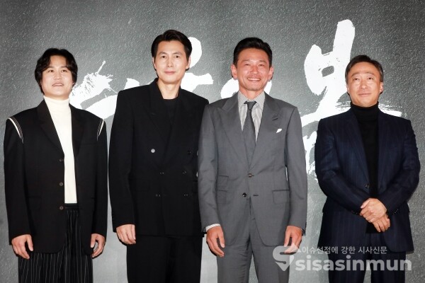 9일 배우 김성균, 정우성, 황정민, 이성민이 포토타임을 갖고 있다. [사진 / 오훈 기자]