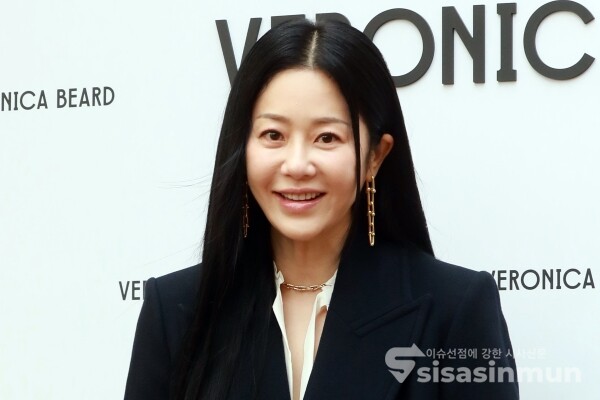 15일 배우 고현정이 포즈를 취하고 있다. [사진 /오훈 기자]