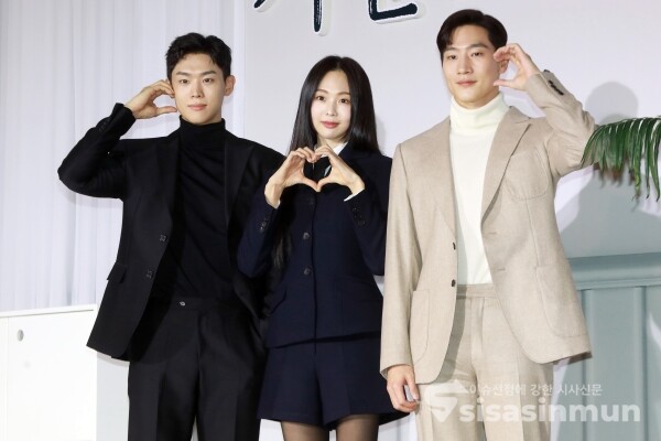 6일 배우 손정혁, 금새록, 노상현이 포토타임을 갖고 있다. [사진 / 오훈 기자]