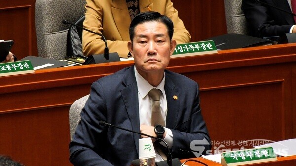 신원식 국방부 장관이 지난 11월 10일 오전 서울 여의도 국회에서 열린 예산결산특별위원회 전체회의에 출석해 있다. 사진 / 이 훈 기자