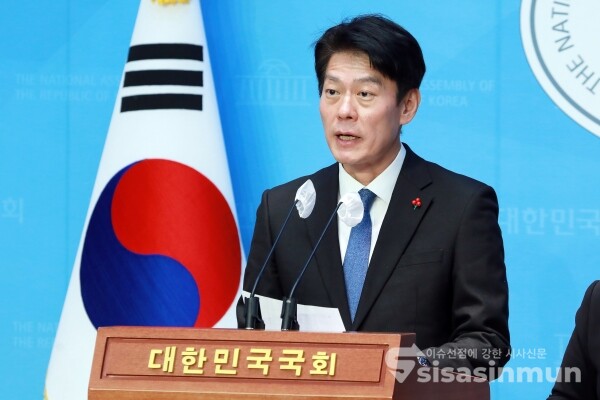 21일 한민수 대변인이 논평을 하고 있다. [사진 /오훈 기자]