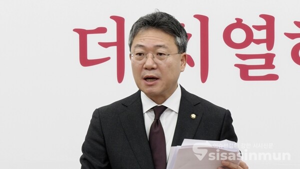 박정하 국민의힘 수석대변인이 28일 비상대책위원회 인선 명단 발표 브리핑을 하고 있다. 사진 / 이훈 기자