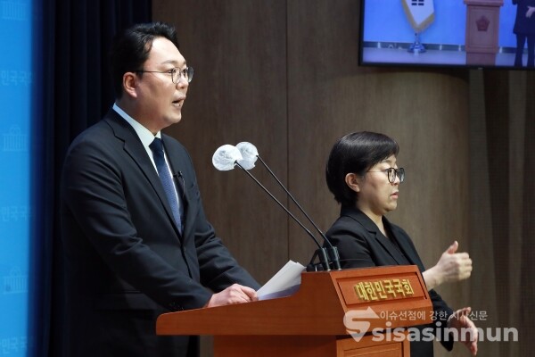 29일 천하람 국민의힘 전남 순천갑 당협위원장이 기자회견을 하고 있다. [사진 /오훈 기자]