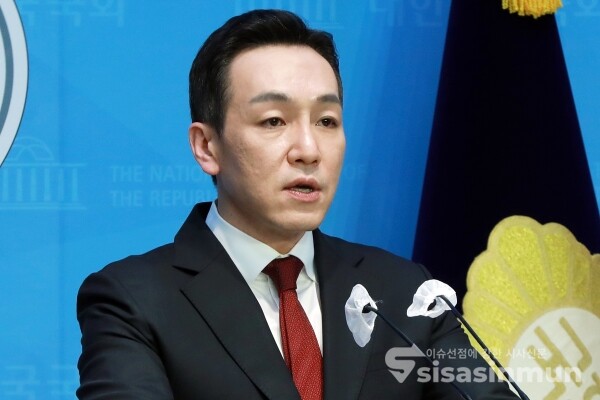 12일 김민수 국민의힘 대변인이 브리핑을 하고 있다. [사진 / 오훈 기자]