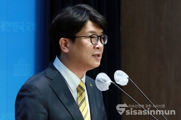 16일 김준우 비상대책위원장이 기자회견을 하고 있다. [사진 / 오훈 기자]