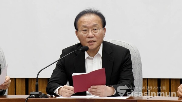 윤재옥 국민의힘 원내대표가 2일 오전 국회에서 열린 원내대책회의에서 발언하고 있다. 사진 / 이훈 기자