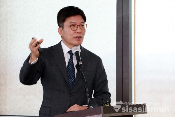 20일 김태유 아이엠비디엑스 대표이사가 회사 비전에 대해 소개하고 있다. [사진 /오훈 기자]