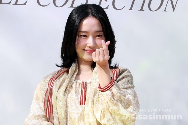 20일 배우 이정현이 포즈를 취하고 있다. [사진 /오훈 기자]