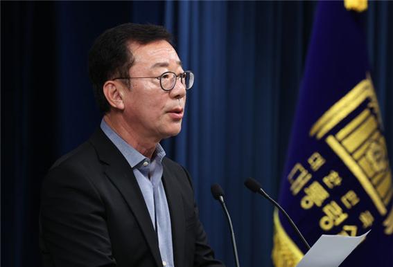 홍철호 대통령실 정무수석이 지난달 26일 서울 용산 대통령실 청사에서 영수회담 결과에 대한 브리핑을 하고 있는 모습. 사진 / ⓒ뉴시스