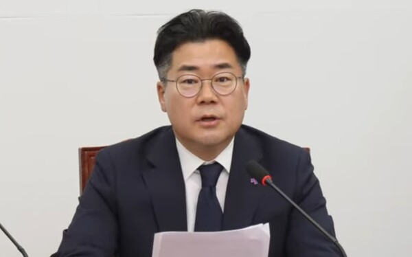 박찬대 더불어민주당 원내대표가 8일 서울 여의도 국회에서 열린 당 최고위원회의에서 발언하고 있다. 사진 / 김경민 기자