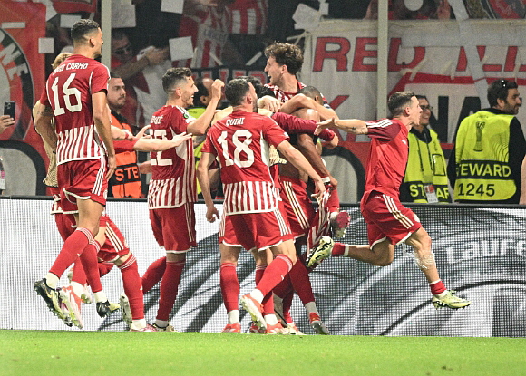 올림피아코스, 유로파 컨퍼너스리그 최정상으로 그리스 사상 첫 유럽클럽대항전 우승/ 사진: ⓒ올림피아코스 FC