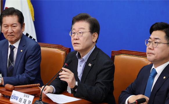 이재명 더불어민주당 대표가 3일 서울 여의도 국회 본청에서 열린 최고위원회의에서 발언하고 있다. ⓒ뉴시스