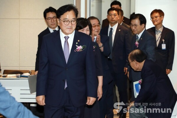 17일 우원식 국회의장이 참석하고 있다. [사진 /오훈 기자]