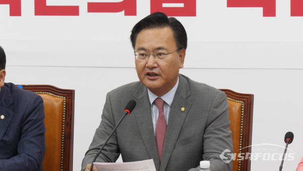 국민의힘 '이재명 사법파괴 저지' 특별위원회 유상범 위원장이 18일 서울 여의도 국회에서 열린 특위 1차 회의에서 모두발언을 하고 있다. 사진 / 김경민 기자