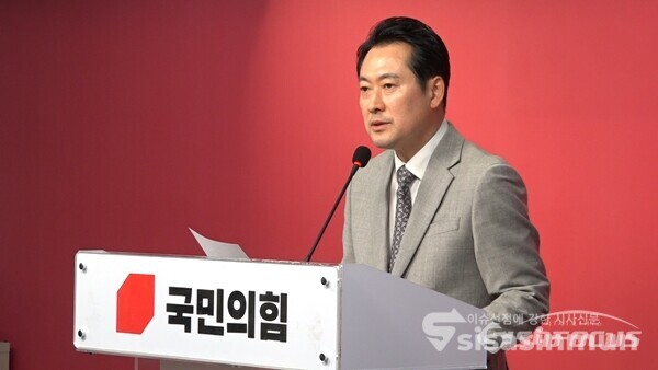 장동혁 국민의힘 사무총장이 12일 오후 서울 여의도 중앙당사에서 제22대 총선 중앙선거대책위원회 구성 관련 기자회견을 하고 있다. 사진 / 김경민 기자