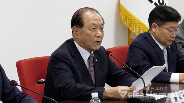 국민의힘 황우여 비상대책위원장이 20일 오전 서울 여의도 국민의힘 중앙당사에서 열린 비상대책위원회의에서 발언하고 있다. 사진 / 이 훈 기자