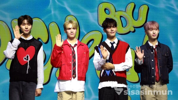 26일 그룹 비디유가 포토타임을 갖고 있다. [사진 / 오훈 기자]