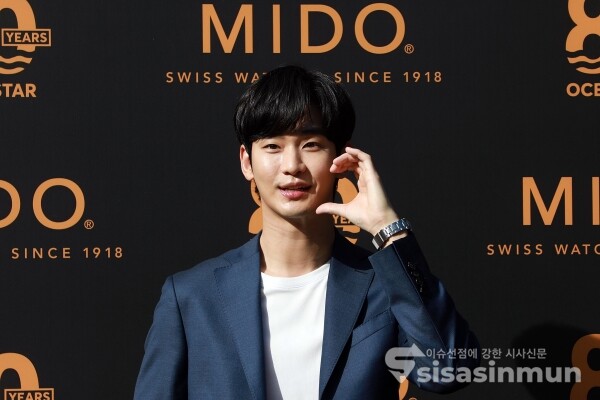 31일 배우 김수현이 포즈를 취하고 있다. [사진 / 오훈 기자]