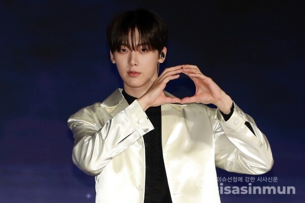 6일 윤산하가 포토타임을 갖고 있다. [사진 / 오훈 기자]