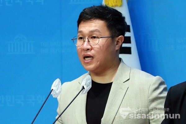 8일 김성열 대변인이 브리핑을 하고 있다. [사진 /오훈 기자]