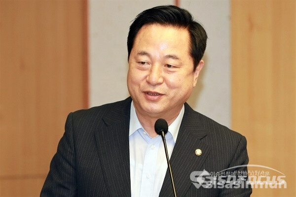 김두관 의원이 개회사를 하고 있다. [사진 / 오훈 기자]