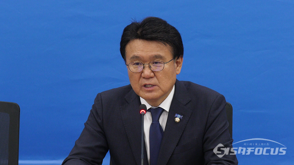 조국혁신당 황운하 원내대표가 지난달 28일 오전 서울 여의도 국회에서 열린 최고위원회의에서 발언하고 있다. 사진 / 김경민 기자