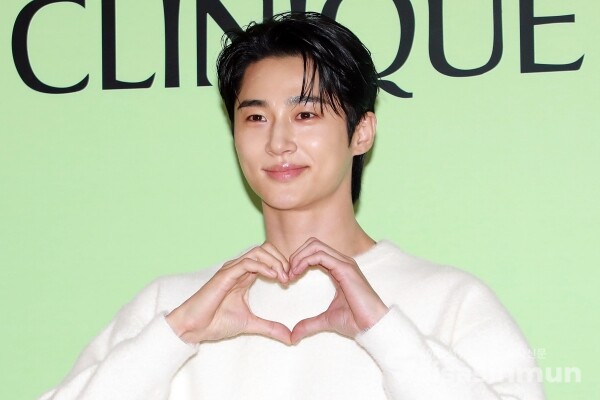 9일 배우 변우석이 포즈를 취하고 있다. [사진 / 오훈 기자]