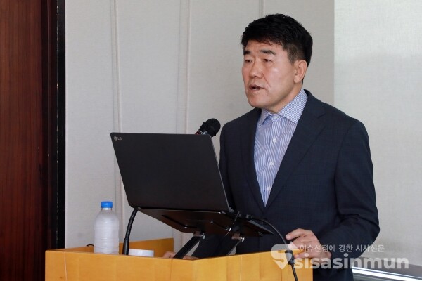 25일 김길곤 이노룰스 대표이사가 회사 비전에 대해 소개하고 있다. [사진 /오훈 기자]