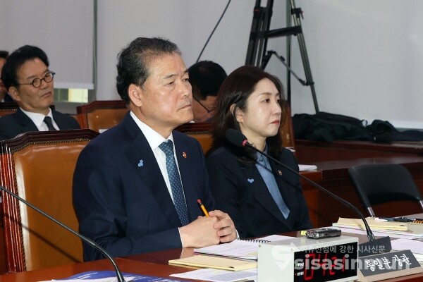 8일 김영호 통일부 장관이 의원의 질의를 듣고 있다. [사진 / 오훈 기자]