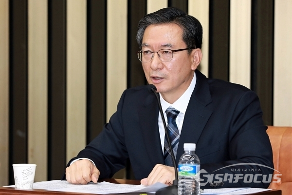 ‘친명계(친이재명) 좌장’으로 불리는 법조인 출신인 정성호 더불어민주당 의원. 사진 / 오훈 기자