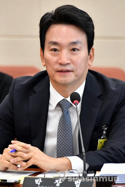 18일 박장범 KBS 사장 후보자가 의원의 질의를 듣고 있다. [사진 /오훈 기자]