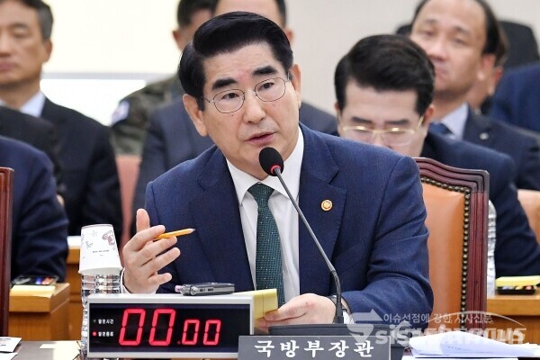 11일 김용현 국방부 장관이 의원의 질의에 답하고 있다. 사진 / 시사신문