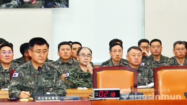 10일 국방위 전체회의에 참석한 군 장성들.