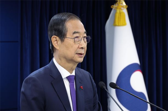 한덕수 대통령 권한대행 국무총리가 26일 서울 정부서울청사 합동브리핑실에서 대국민담화를 하고 있다. ⓒ뉴시스