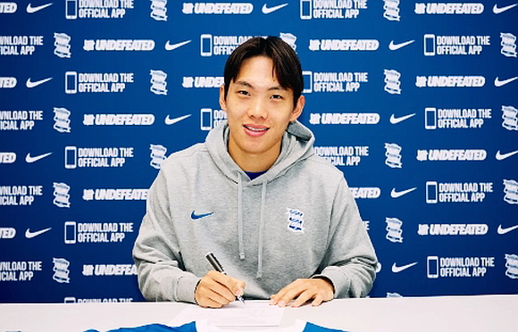 이명재, 버밍엄 시티와 2024-2025시즌 계약 체결/ 사진: ⓒ버밍엄 시티 FC