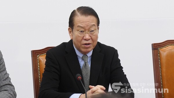 권영세 국민의힘 비상대책위원장이 6일 국회에서 열린 기자간담회에서 발언하고 있다. 사진 / 김경민 기자