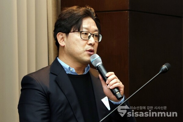 6일 이창엽 엘케이켐 대표가 향후 성장 계획에 대해 소개하고 있다. [사진 /오훈 기자]
