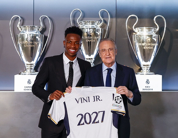 비니시우스, 2027년 계약기간 만료 앞두고 시작된 협상 제안 거부?/ 사진: ⓒ레알 마드리드