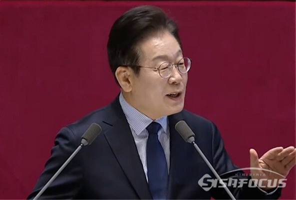 이재명 더불어민주당 대표가 10일 서울 여의도 국회 본회의장에서 교섭단체 대표연설을 하고 있다. 사진 / 이 훈 기자