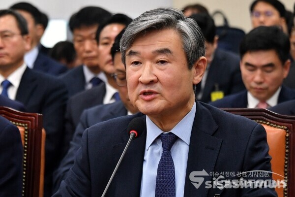 [시사신문 / 오훈 기자] 조태용 국가정보원장이 15일 서울 영등포구 여의도 국회 본청에서 열린 '윤석열 정부의 비상계엄 선포를 통한 내란혐의 진상규명 국정조사' 특별위원회에서 기관증인으로 참석해 의원의 질의에 답하고 있다.(2025.01.15)